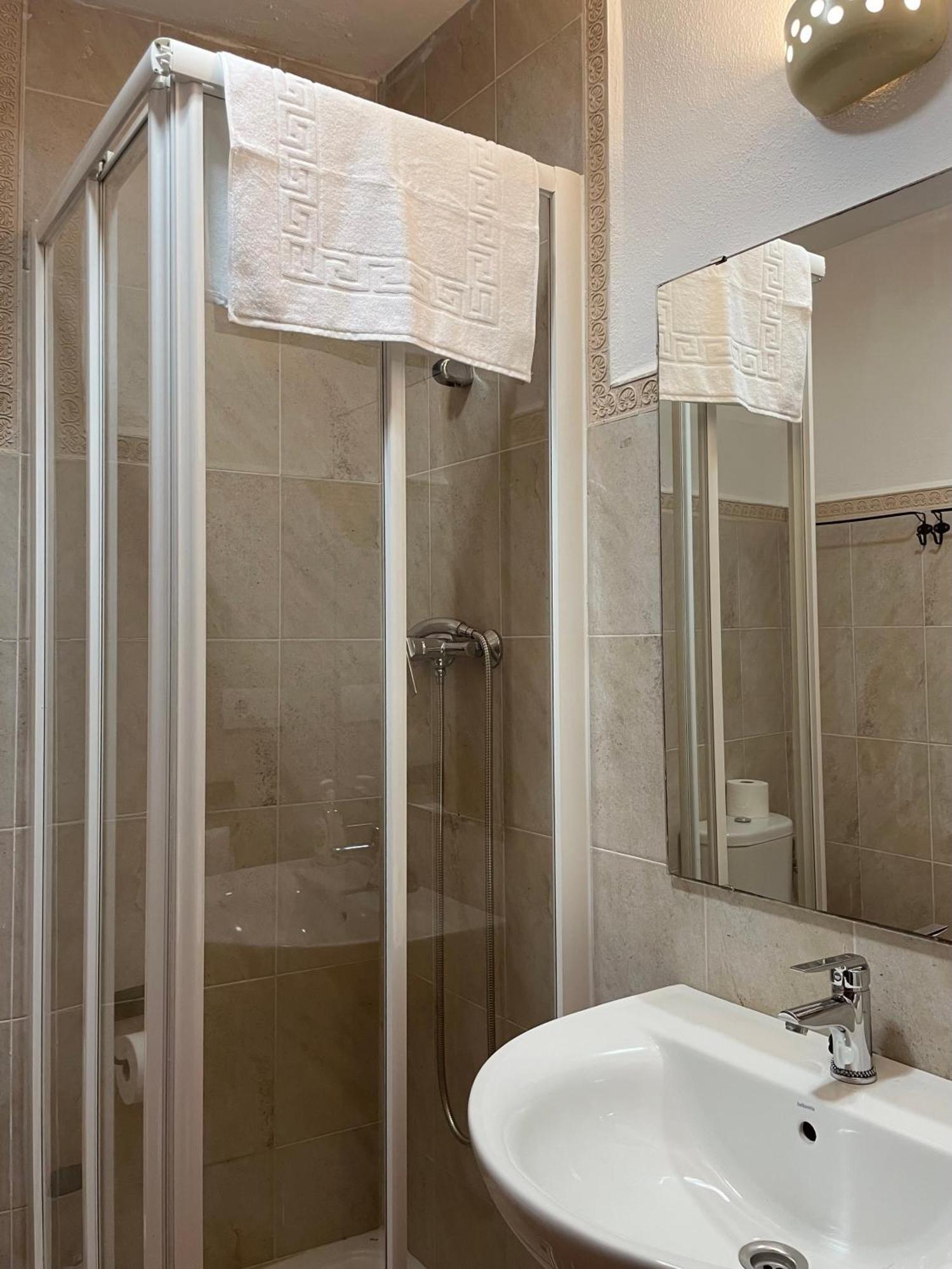 Al-Mansur Apartment Granada Bilik gambar